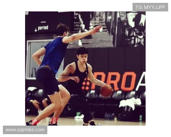 曾凡博半场替补表现抢眼3分6秒内完成1次抢断与2次犯规